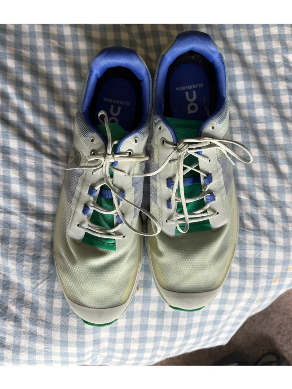 Men’s On Cloudvista trail running sneakers size 10